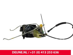 Maxus eDeliver 9 Türschlossmechanik 2-türig links O302969 foto 3