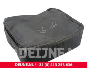 Lynk & Co 01 Tyre repair kit O303003 photo 2