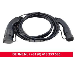 Lynk & Co 01 Hybrid charging cable O303011 photo 2