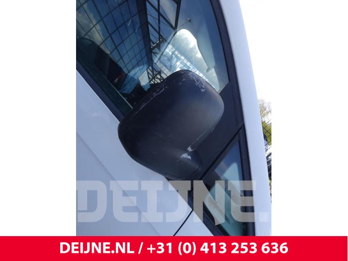 Volkswagen Caddy Dreieckfenster rechts vorne O303124