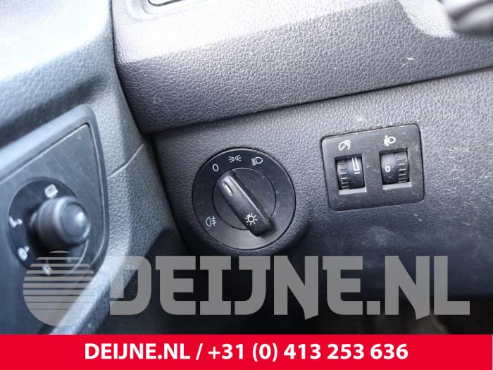 Volkswagen Caddy Licht Schalter O303139