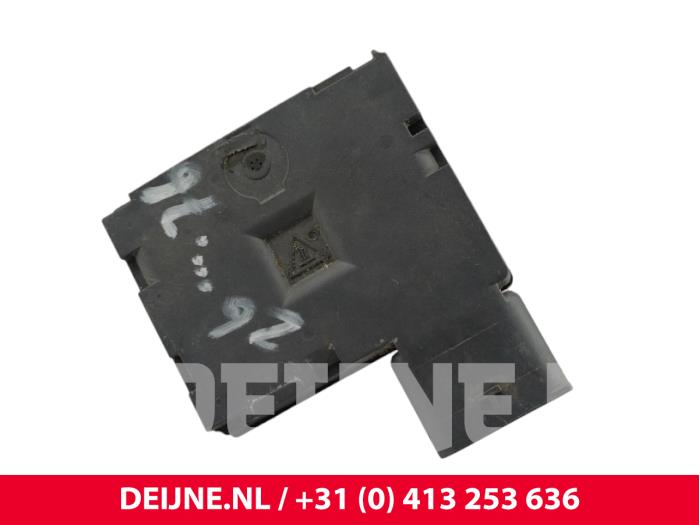 Gebruikte Side assist sensor Mercedes eSprinter 3,5t (907.6/910.6) 314 Prijs € 302,50 Inclusief btw aangeboden door van Deijne Onderdelen Uden B.V.