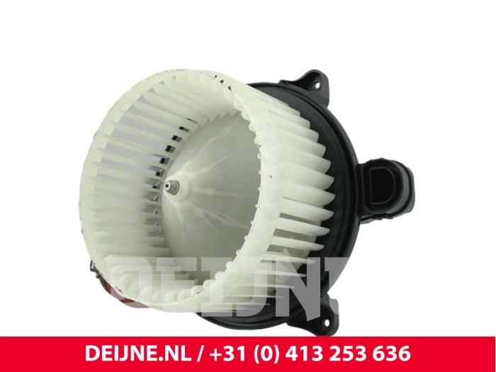 Lynk & Co 01 Heizung Belüftungsmotor O303340