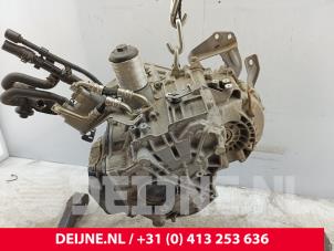 Volkswagen Transporter Gearbox O303409 photo 3