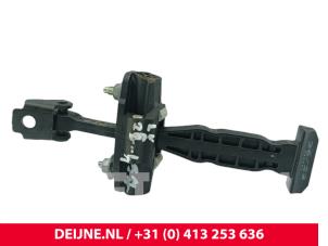 Nissan Primastar Deurvanger 2Deurs links O303516 foto 2