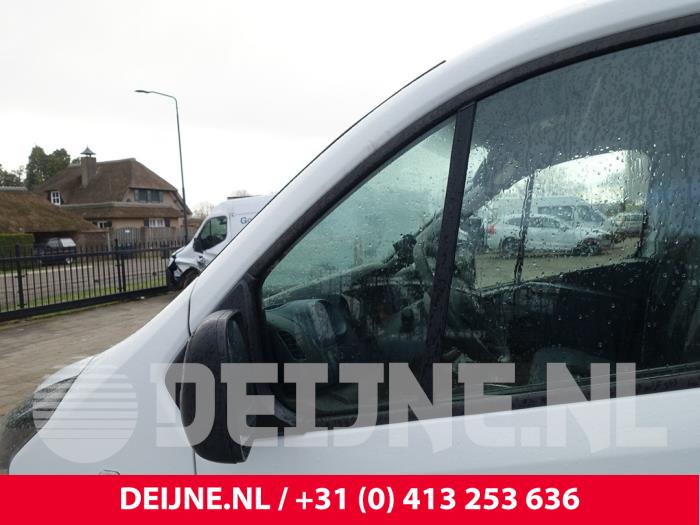 Opel Vivaro Dreieckfenster links vorne O303551