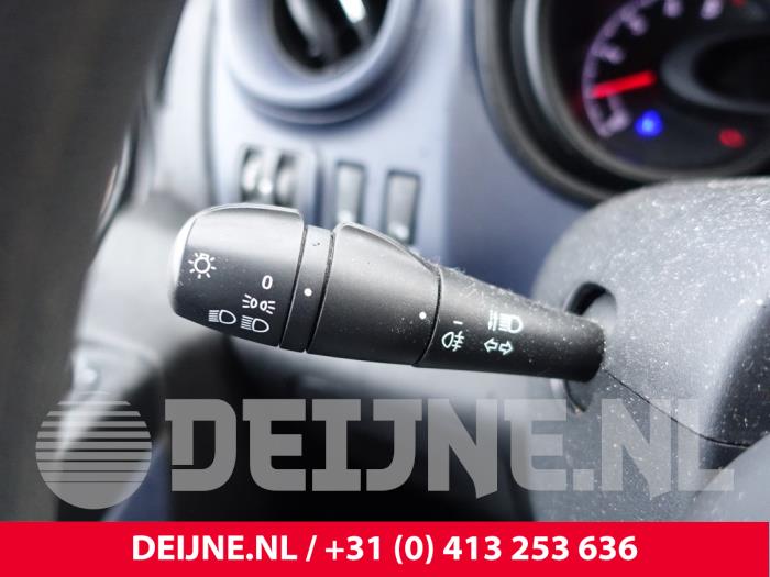 Opel Vivaro Kombischalter Lenksäule O303546