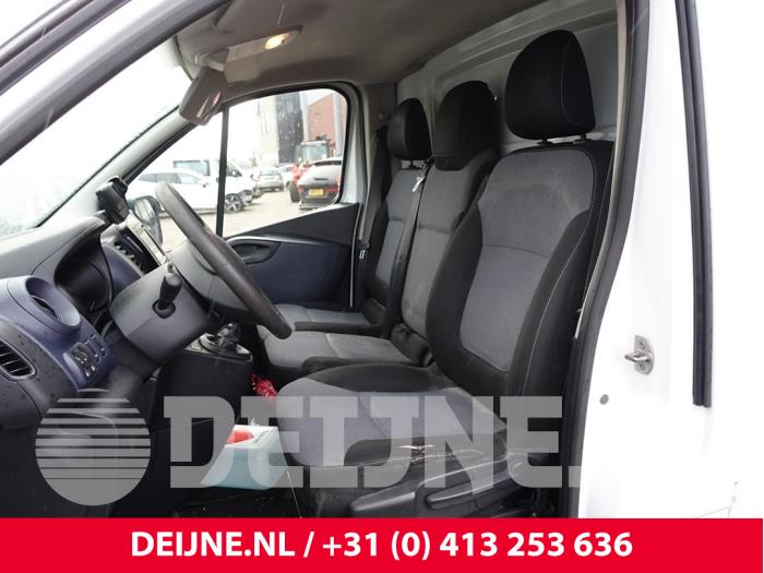 Opel Vivaro Sitz links O303581