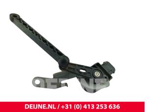 Lynk & Co 01 Xenon hoogteregelaar O303673 foto 2
