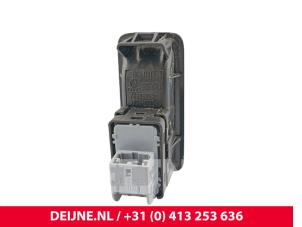 Volkswagen Transporter Electric window switch O303715 photo 2