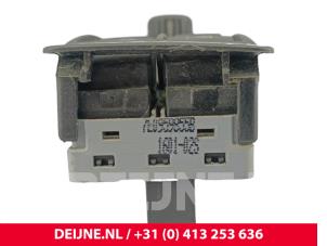 Volkswagen Transporter Electric window switch O303716 photo 3