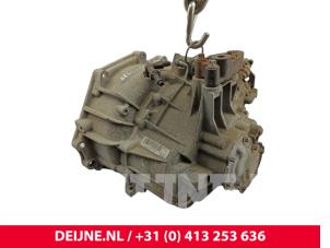 Opel Combo Gearbox O303775 photo 2