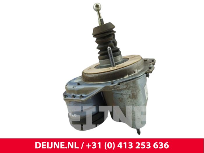 Lynk & Co 01 Rembekrachtiger O303796