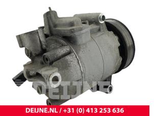 Volkswagen Caddy Air conditioning pump O303812 photo 2