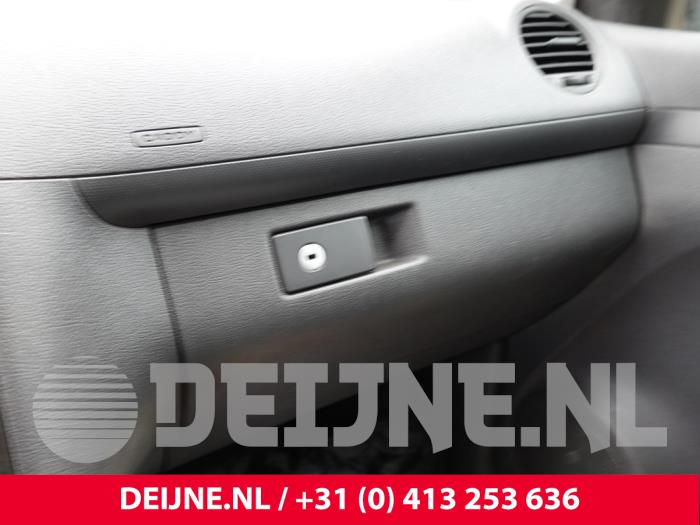 Volkswagen Caddy Armaturenbrett-deckel O303820