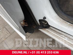 Volkswagen Caddy Sliding door, right O303850 photo 3
