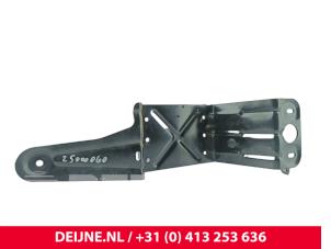 Lynk & Co 01 Steun (diversen) O303875 foto 2