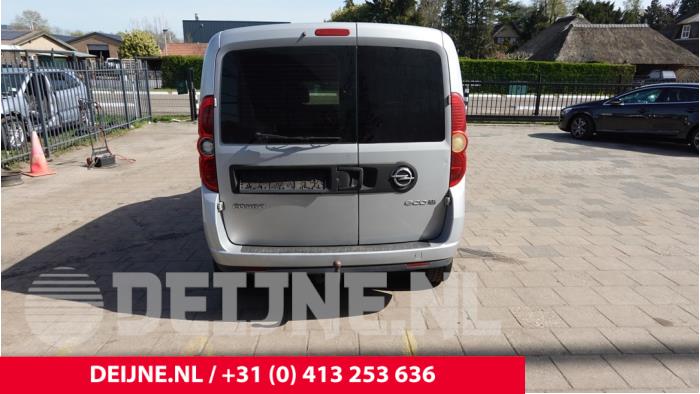 Opel Combo Minibus/van rear door O303881