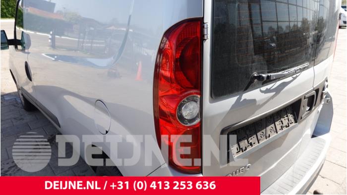 Opel Combo Achterlicht links O303882