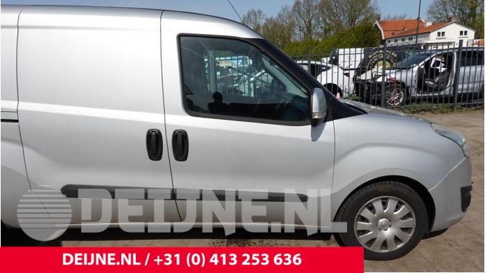 Opel Combo Tür 2-türig rechts O303910