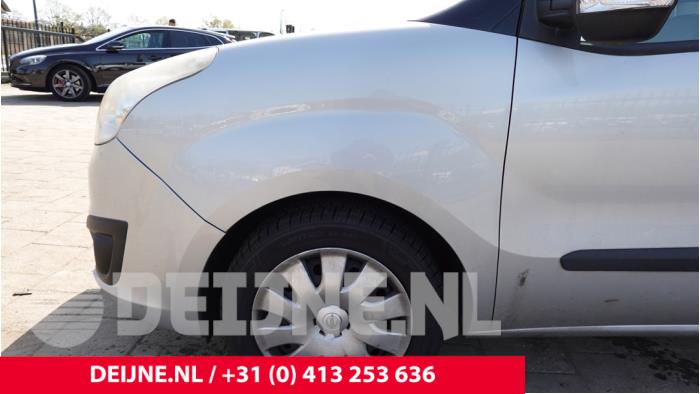 Opel Combo Kotflügel links vorne O303917