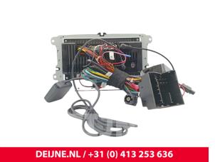 Volkswagen Transporter Display Multi Media control unit O304017 photo 3