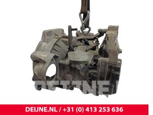 Volkswagen Caddy Versnellingsbak O304076 foto 2