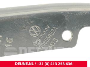 Volkswagen Caddy Scheinwerferring rechts O304093 foto 3