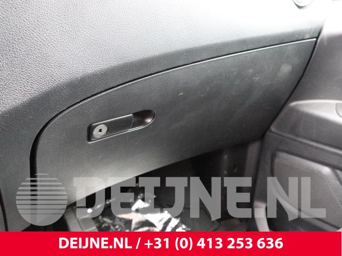 Mercedes Vito Armaturenbrett-deckel O304210