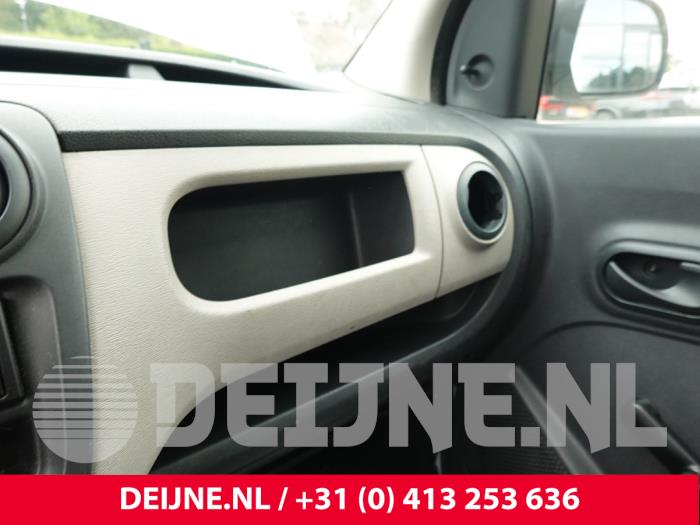 Dacia Dokker Dashboardkastje O304278