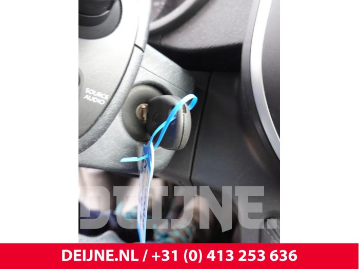 Renault Kangoo Kontaktslot+Sleutel O304384