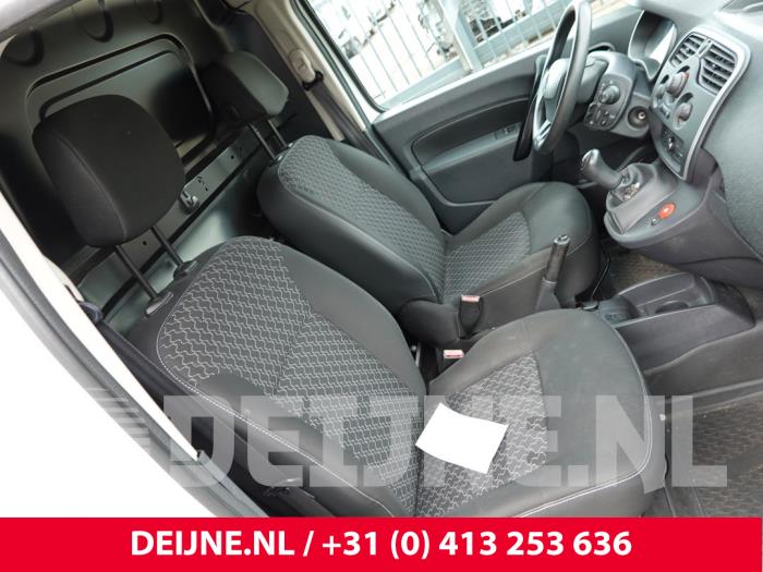 Renault Kangoo Sitz rechts O304413