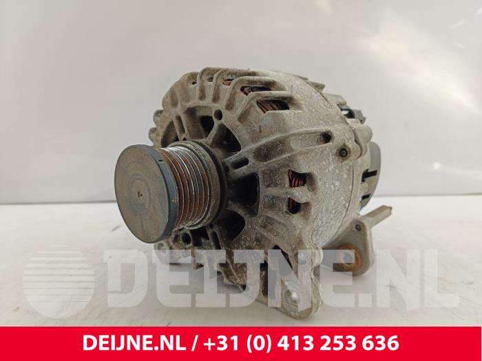 Gebruikte Dynamo Volkswagen Caddy IV 2.0 TDI 102 Prijs op aanvraag aangeboden door van Deijne Onderdelen Uden B.V.
