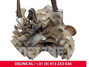Volkswagen Caddy Versnellingsbak O304518 foto 2