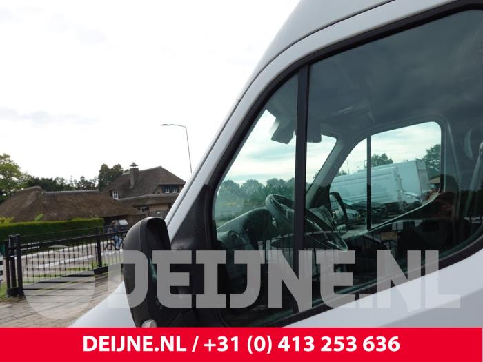 Opel Movano Dreieckfenster links vorne O304658