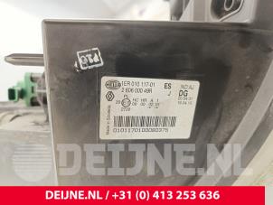 Opel Movano Koplamp links O304679 foto 2