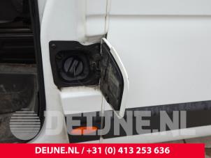 Opel Movano Tankklappe O304732 foto 2