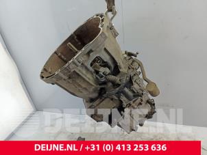 Opel Movano Versnellingsbak O304738 foto 2