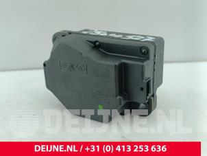 Volvo V40 Heizventil Motor O304784 foto 2