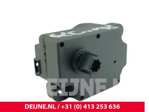 Volvo V40 Heater valve motor O304785 photo 2