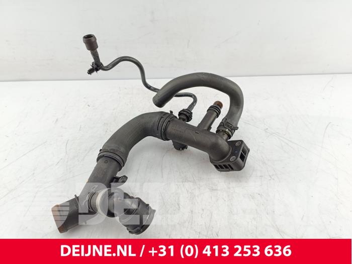 Gebruikte Waterpijp Mercedes Sprinter 3t (910.6) 211 CDI 2.1 D FWD Prijs € 42,35 Inclusief btw aangeboden door van Deijne Onderdelen Uden B.V.
