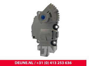 Volvo V40 Heater valve motor O304797 photo 2
