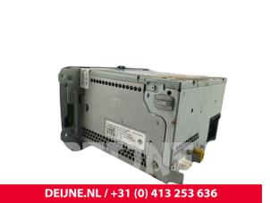 Volkswagen Caddy Display Multi Media regelunit O304815 foto 3