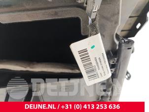 Lynk & Co 01 Dashboardkastje O305043 foto 3