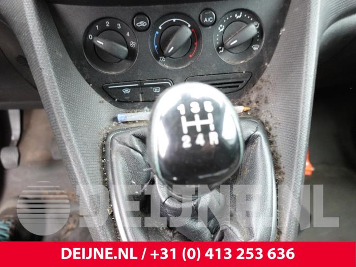 Ford Transit Connect Schaltung O305030