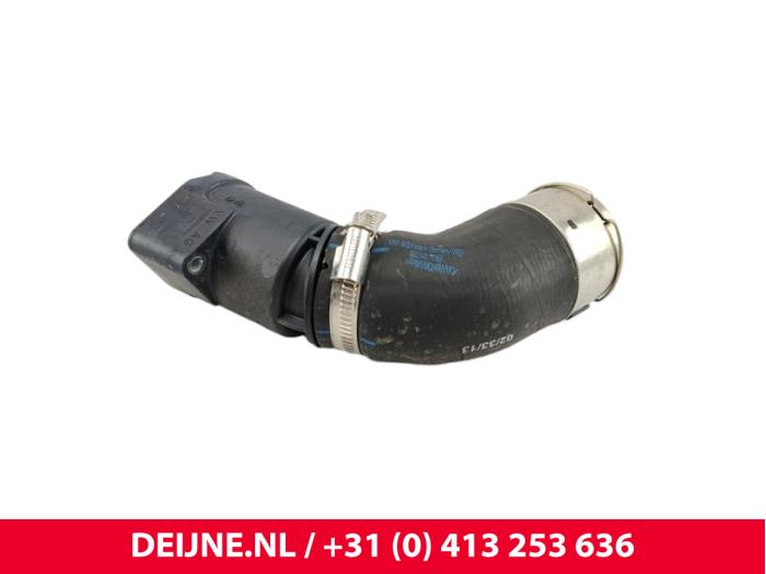 Gebruikte Turboslang Volkswagen Transporter T5 2.0 TDI DRF Prijs € 30,25 Inclusief btw aangeboden door van Deijne Onderdelen Uden B.V.
