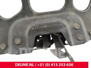 Mercedes Vito Slotplaat voor O305270 foto 3
