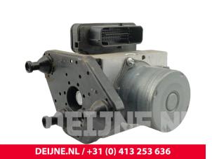 Mercedes Sprinter ABS pump O305299 photo 2