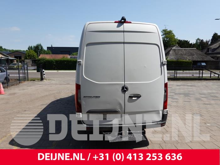 Mercedes Sprinter Hecktür Bus-Lieferwagen O305303