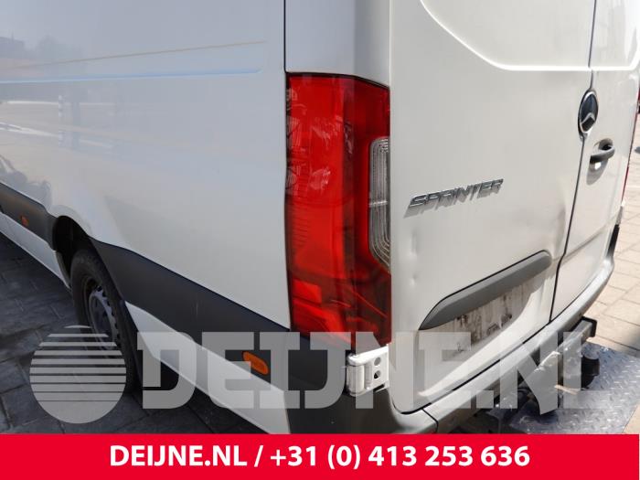 Mercedes Sprinter Rücklicht links O305304